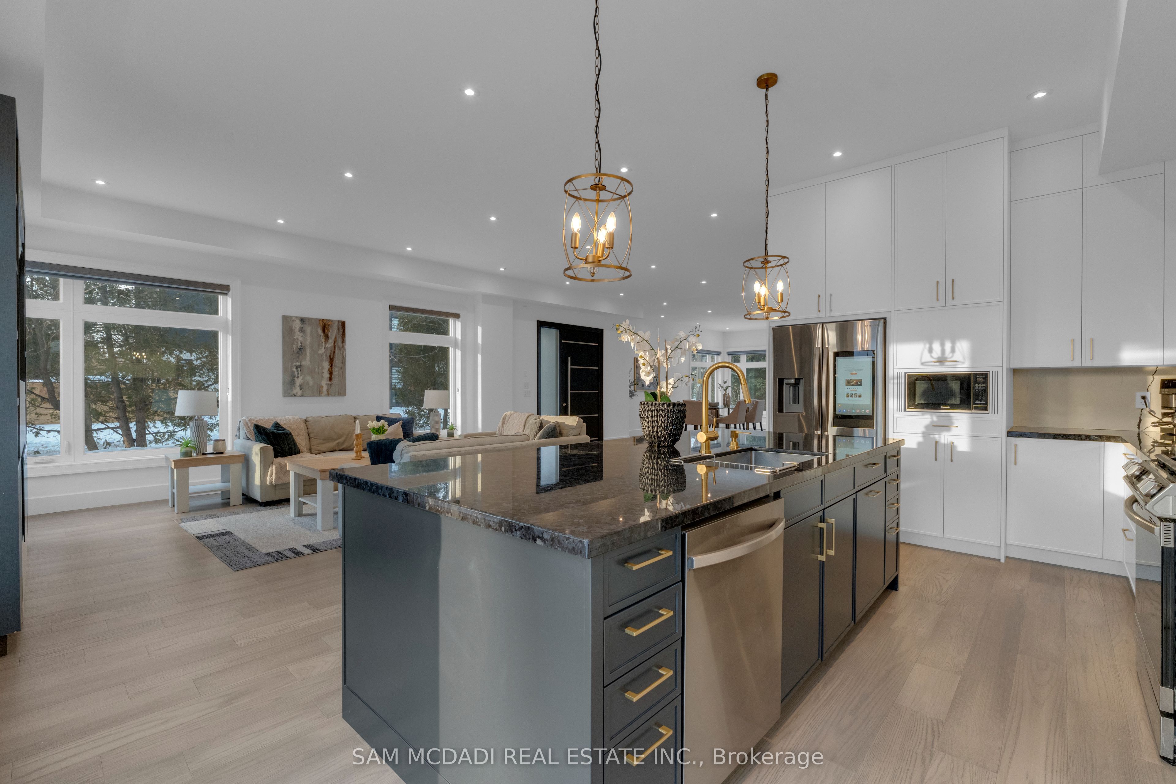 Additional image 5 of 1050 Edgeleigh Avenue, Mississauga, ON, L5E 2G1