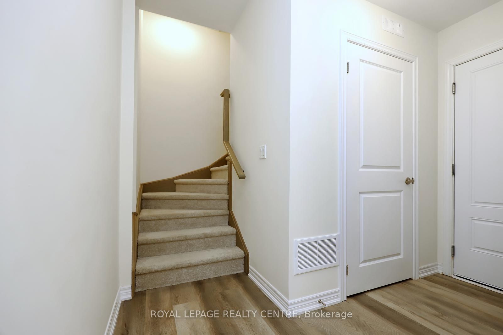 16-40 Zinfandel Drive, Hamilton, ON, L8E 0L1 photo 5