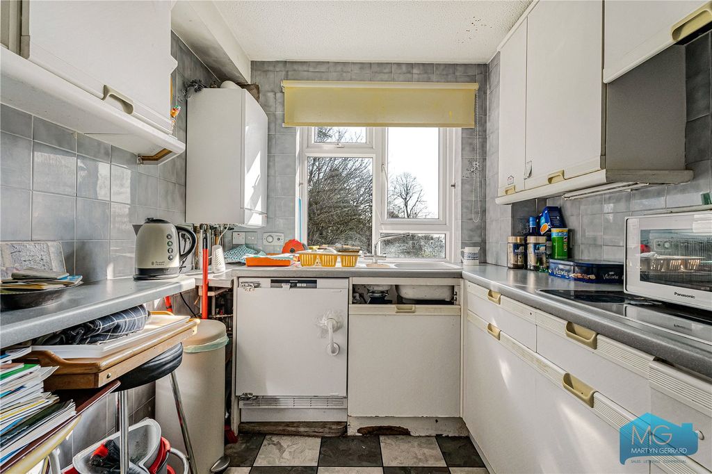 Additional image 12 of 2 bed flat for saleThe Highlands, Abbotts Road, Barnet EN5