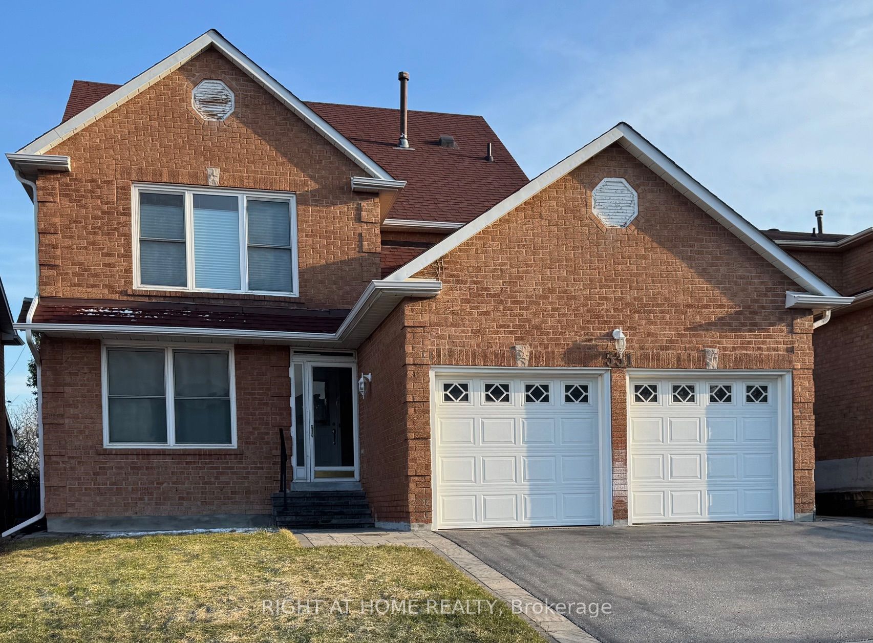 531 Steeple Hill, Pickering, ON, L1V 5Z6