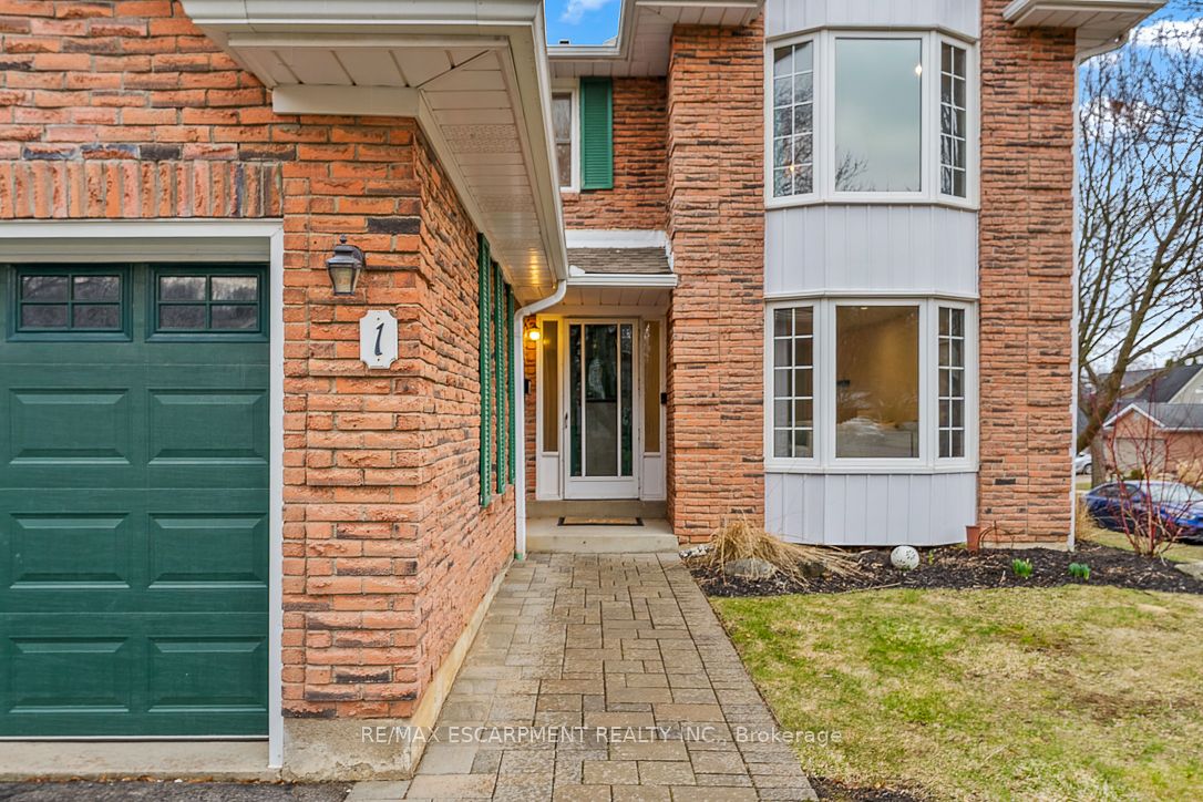 1 Parkway Place, Hamilton, ON, L9H 6K3 photo 2