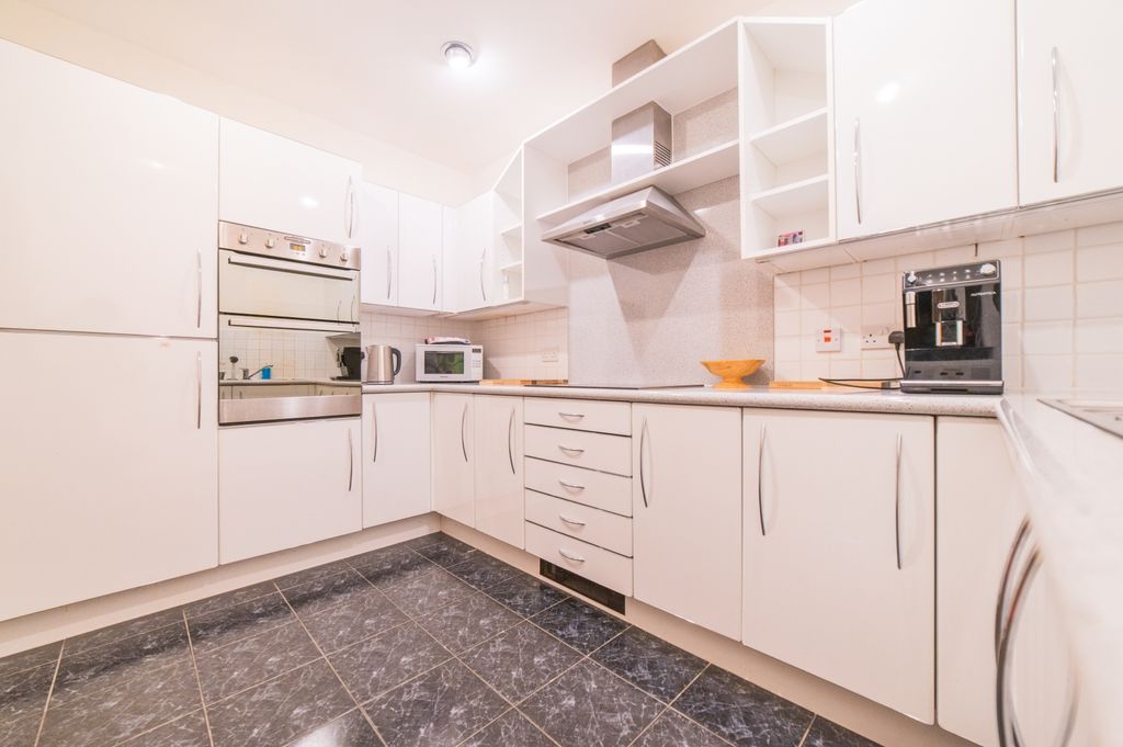 Additional image 8 of 3 bed flat for saleAdventurers Quay, Cardiff Bay CF10