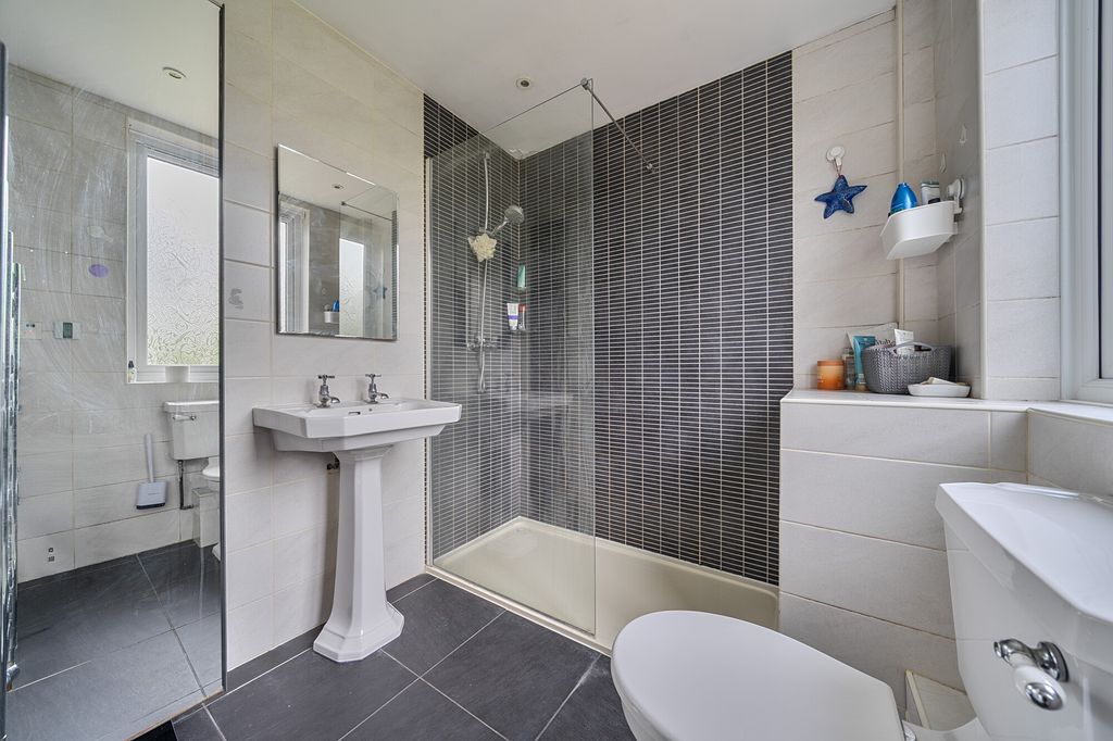 Additional image 6 of 5 bed detached house for saleMillshot Drive, Amersham HP7