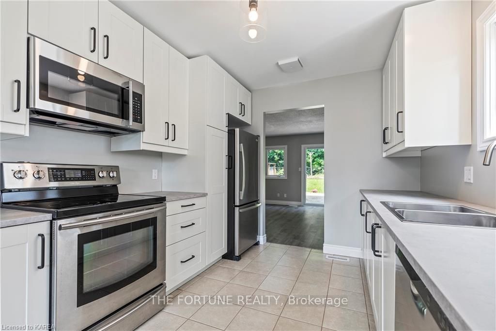 Additional image 6 of 293 Grandtrunk Avenue E, Kingston, ON, K7M 9E2