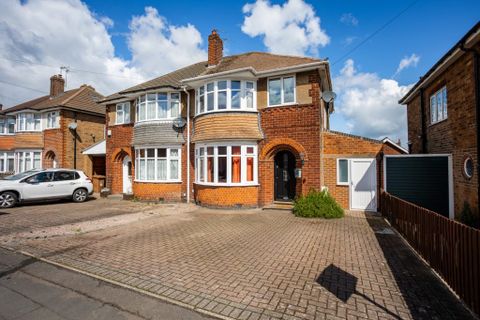 Rosetree Avenue, Birstall LE4