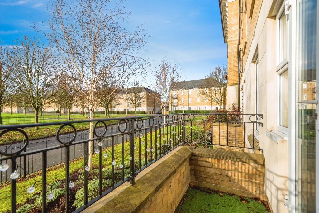 Additional image 10 of 2 bed flat for saleMeadow Way, Carterton OX18