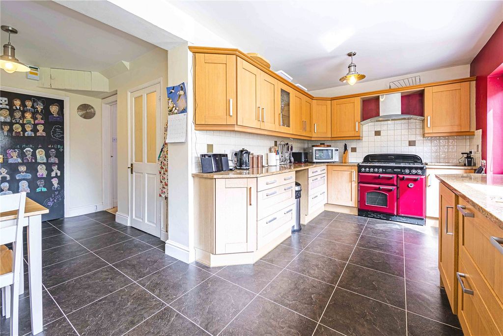 Additional image 3 of 4 bed detached house for saleDarrs Lane, Northchurch, Berkhamsted, Hertfordshire HP4