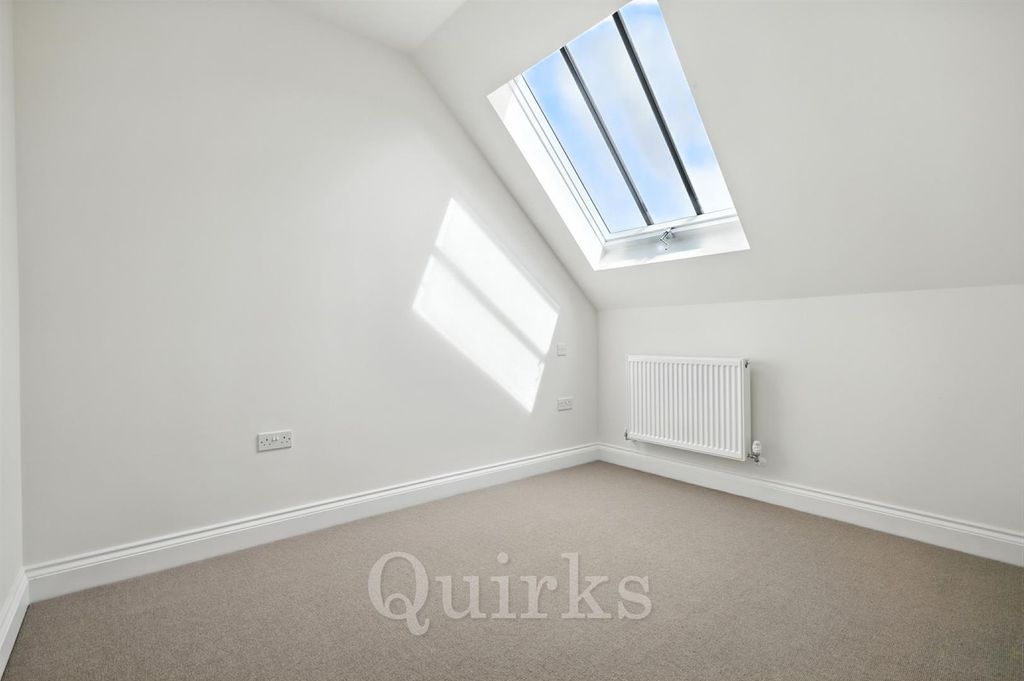 Additional image 10 of 2 bed flat for saleHigh Street, Billericay CM12