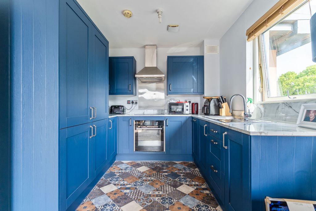 Additional image 2 of 1 bed flat for saleRodney Road, Newport NP19