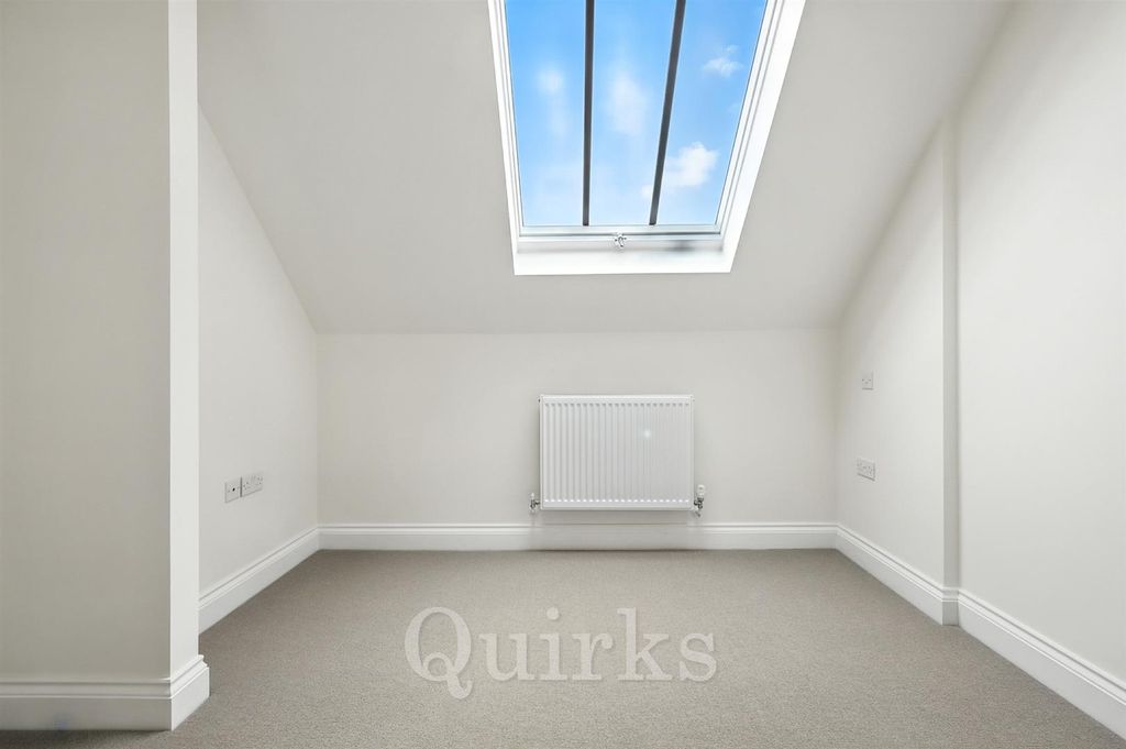 Additional image 4 of 2 bed flat for saleHigh Street, Billericay CM12