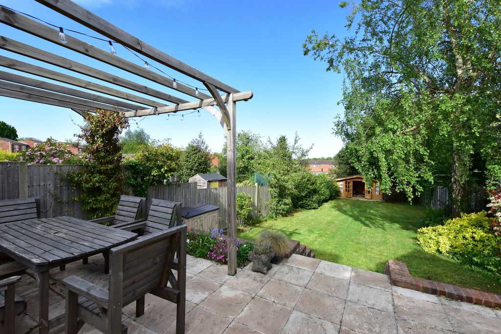 Additional image 29 of 4 bed semi-detached house for saleTibbs Hill Road, Abbots Langley WD5