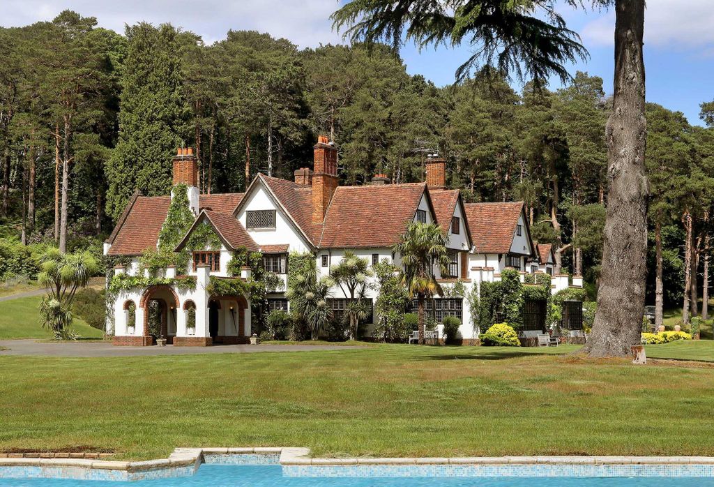 Additional image 13 of 7 bed detached house for saleChertsey Road, Windlesham, Surrey GU20