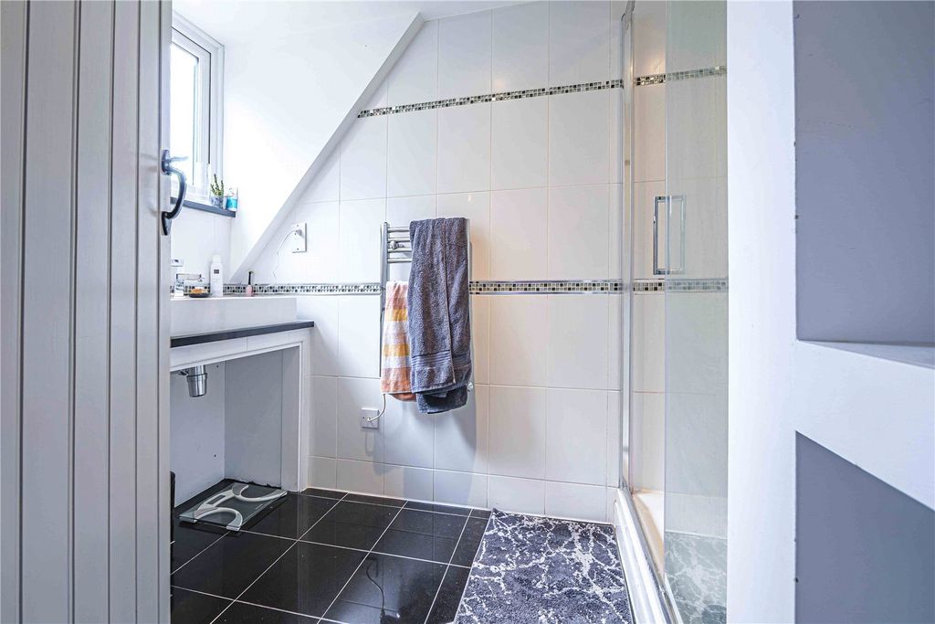 Additional image 18 of 5 bed detached house for saleCastle Gateway, Berkhamsted, Hertfordshire HP4