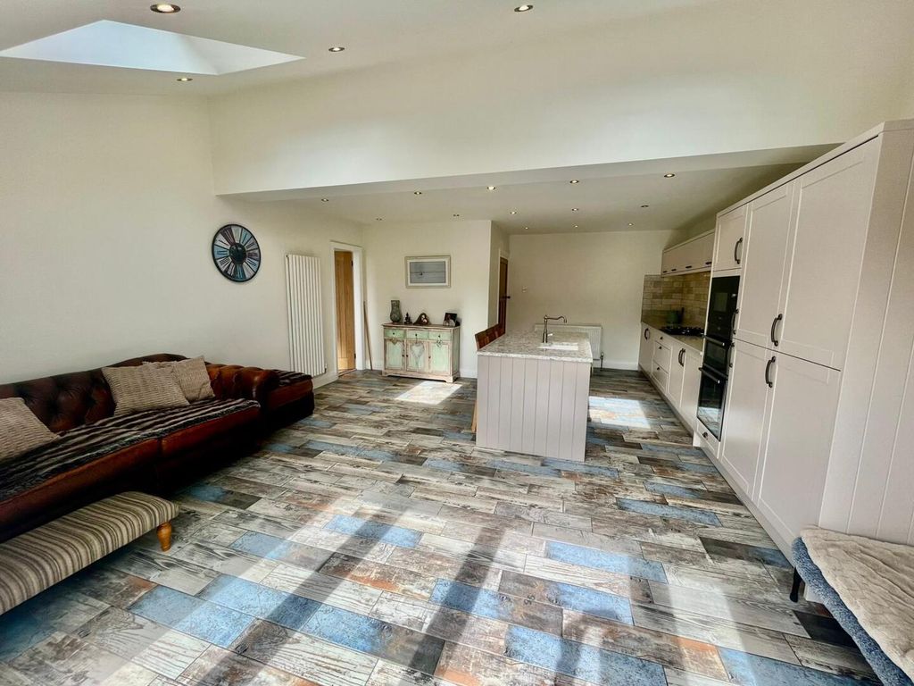 Additional image 13 of 4 bed semi-detached house for saleSandhurst Avenue Lytham St. Annes, Lancashire FY8