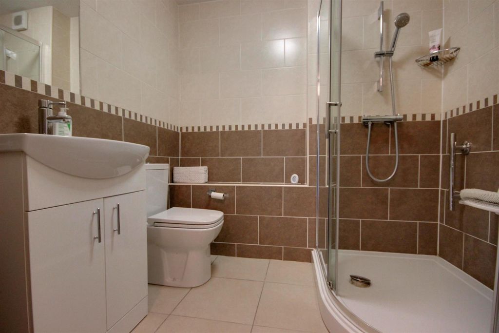 Additional image 12 of 2 bed flat for saleTudor Court, Beverley Road, Willerby, Hull HU10