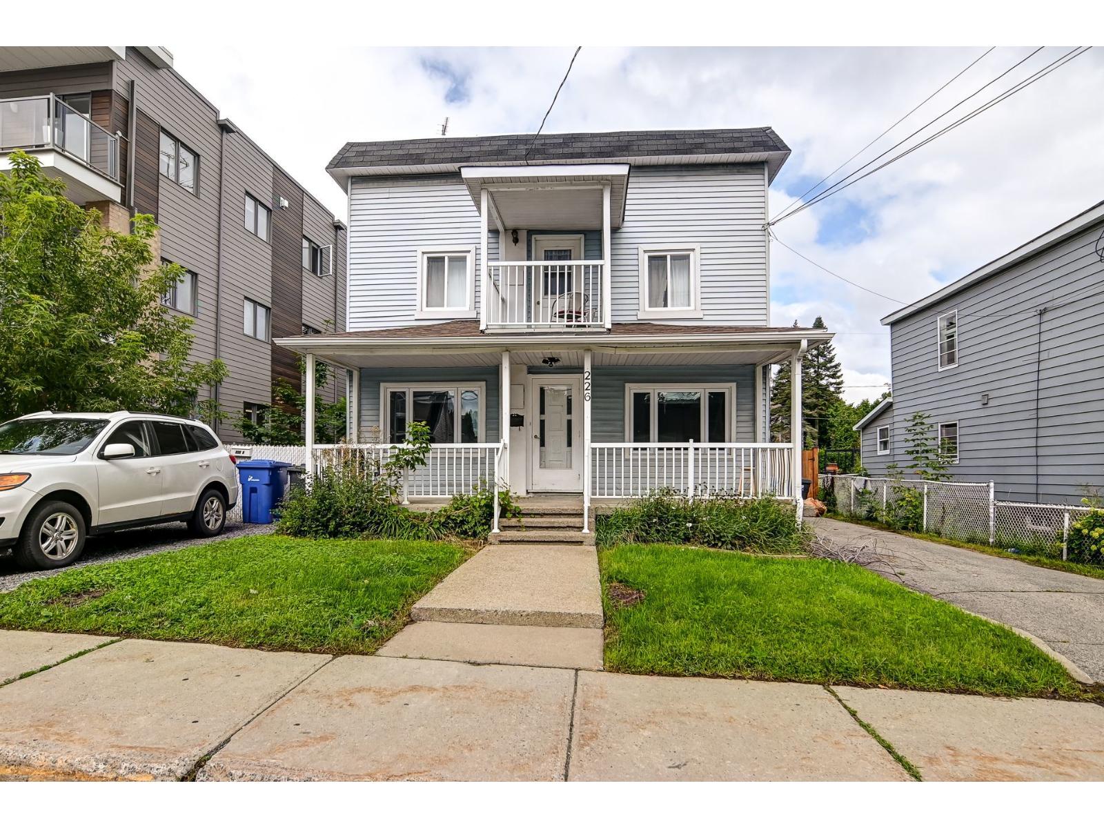 226 Grand Boulevard
