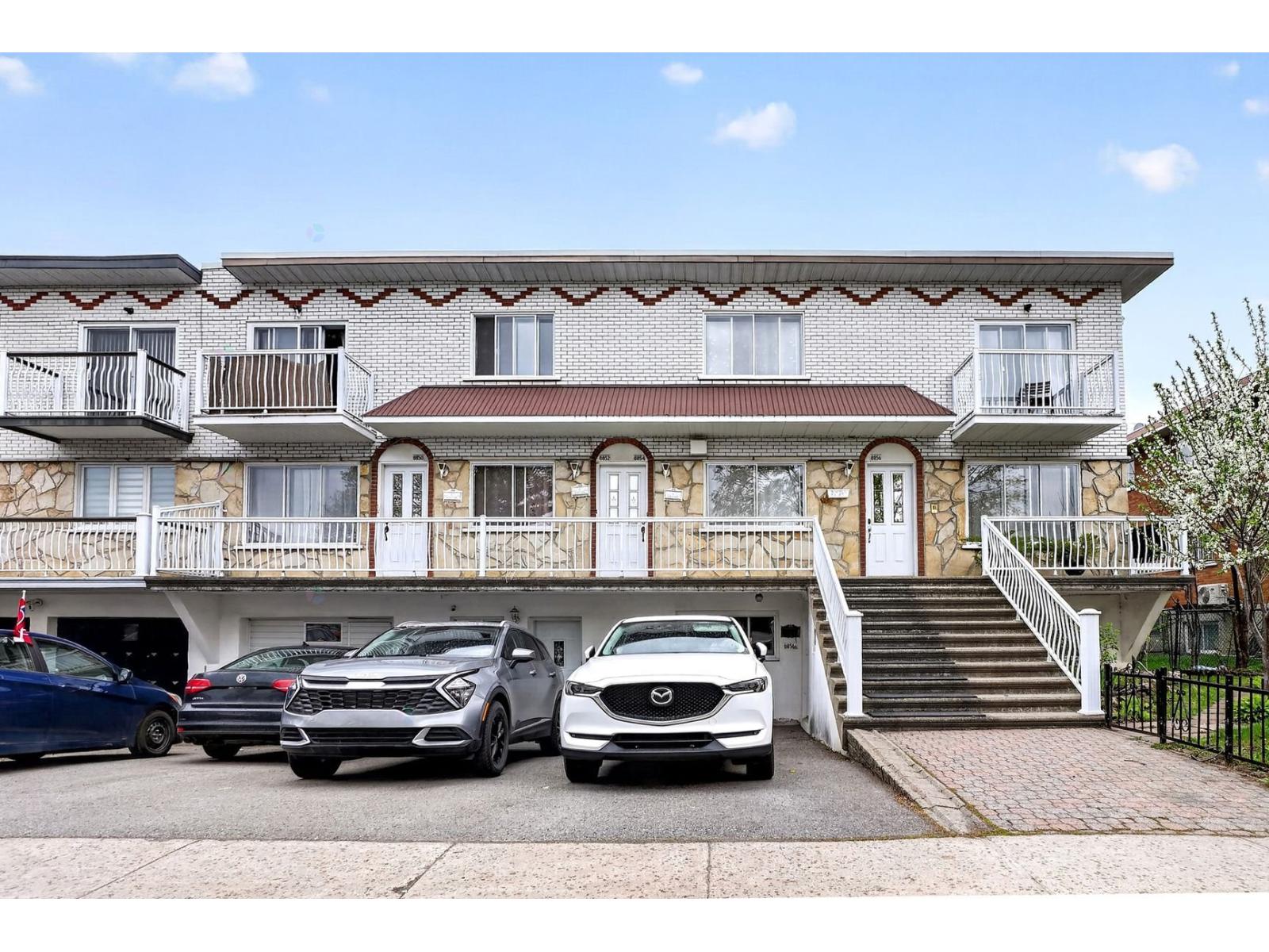 8852 Rue Bressani
