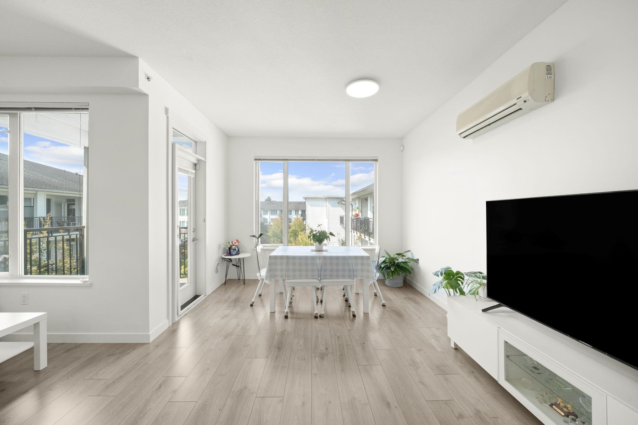 Additional image 2 of 438-9388 Mckim Way, Richmond, BC, V6X 0J7