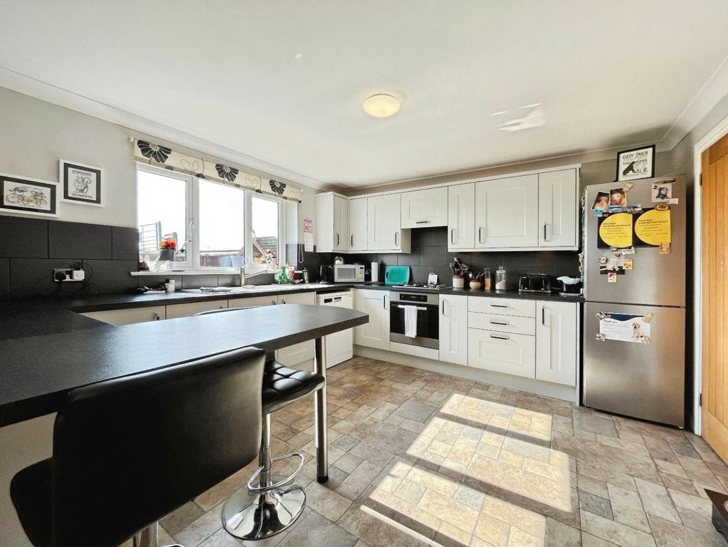 Additional image 4 of 4 bed detached house for saleFerry Road, Barrow Haven, Barrow-Upon-Humber DN19