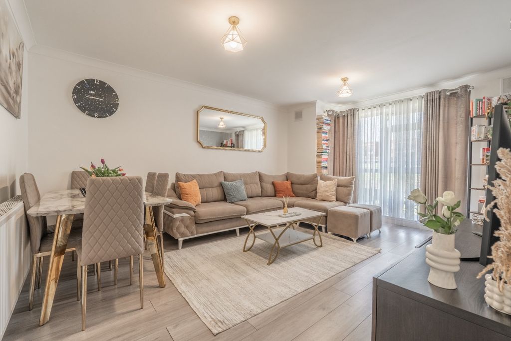 Additional image 2 of 1 bed flat for saleEssenden Road, Belvedere, Kent DA17