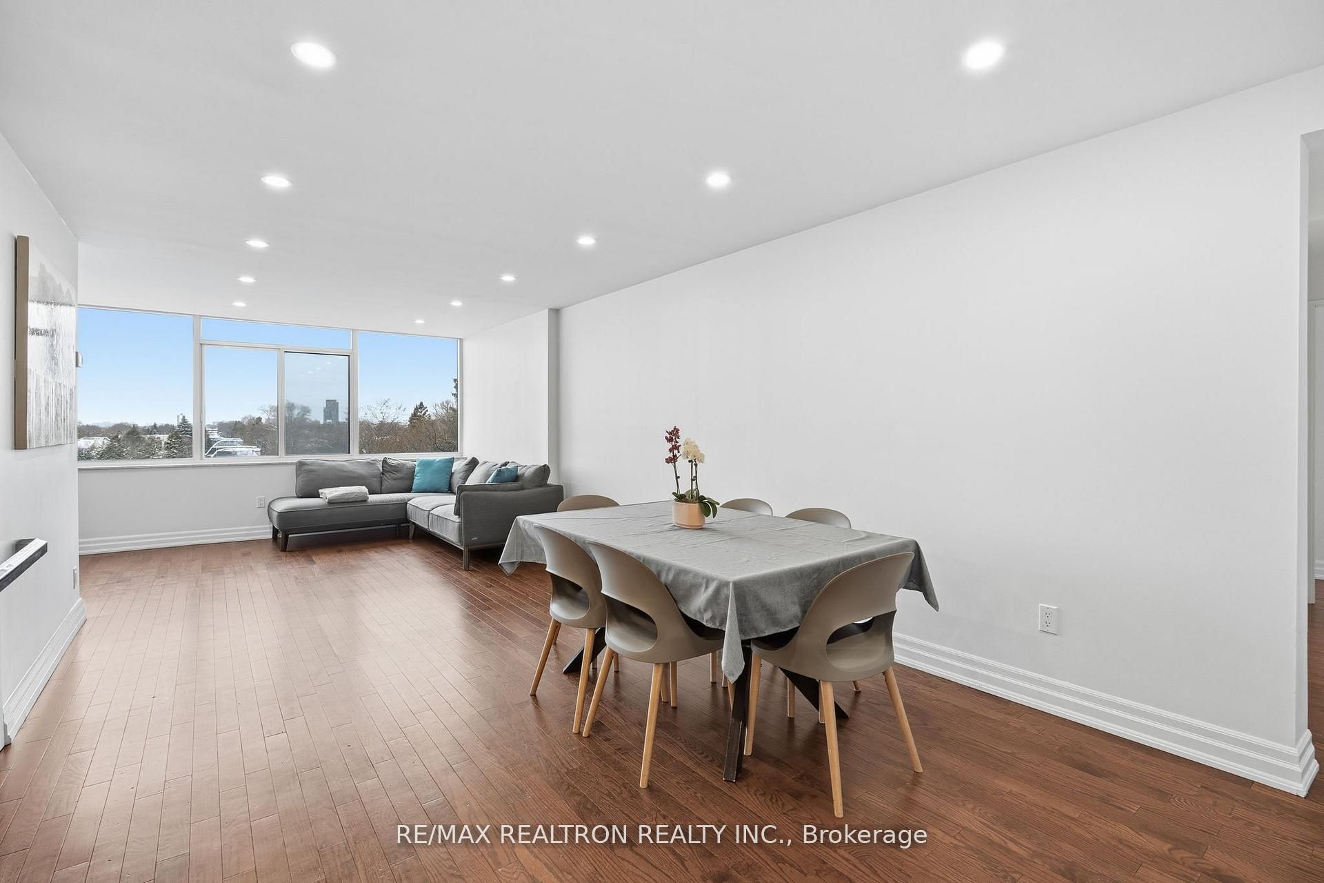 Additional image 3 of 601-3000 Bathurst Street, Toronto, ON, M6B 3B4
