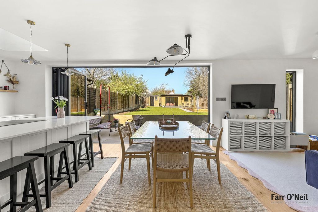 Additional image 2 of 4 bed semi-detached house for saleRoding Lane, Buckhurst Hill IG9