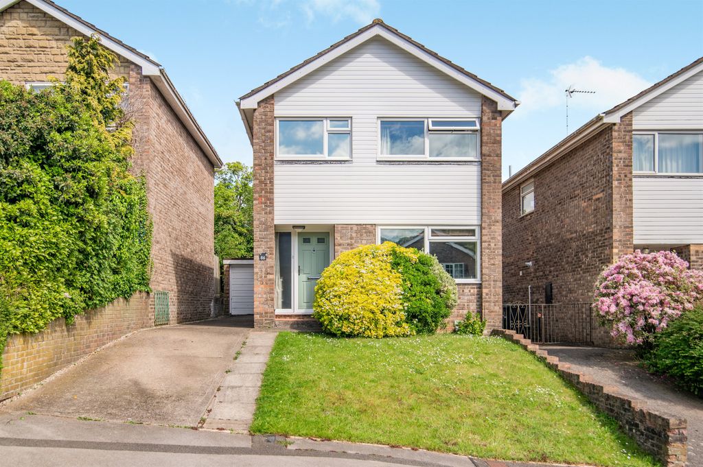 3 bed detached house for saleSt. Kingsmark Avenue, Chepstow, Monmouthshire NP16