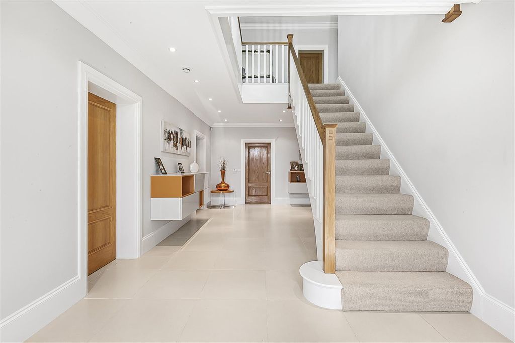Additional image 3 of 6 bed detached house for saleSubstantial 6200Sqft Family Home, Broxbourne EN10