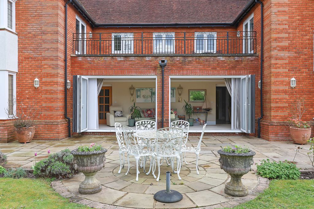 Additional image 4 of 5 bed detached house for saleRykens Lane, Betchworth, Surrey RH3