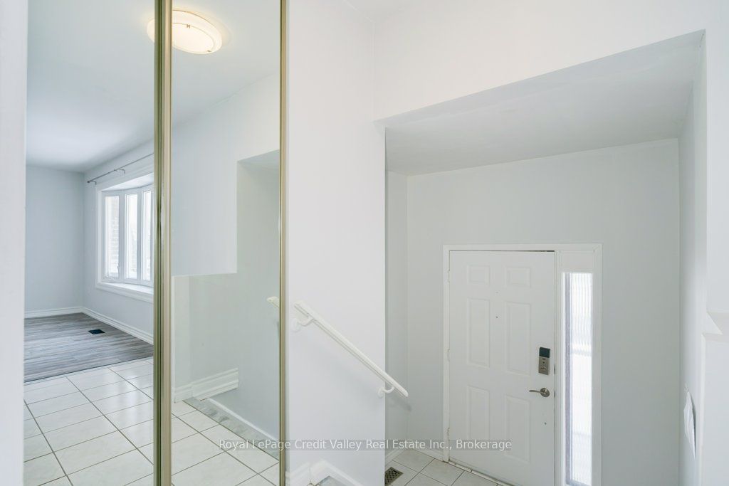 Additional image 2 of 376 Hansen Road N, Brampton, ON, L6V 3P7