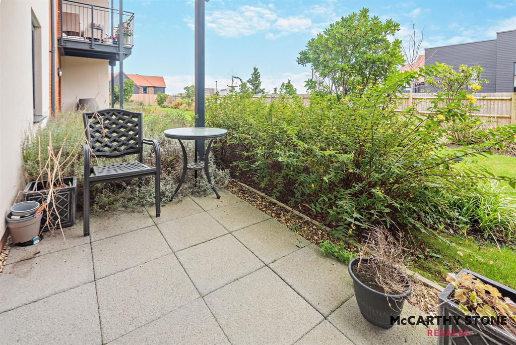 Additional image 2 of 2 bed flat for saleIsland View, Shortwood Copse Lane, Basingstoke RG23