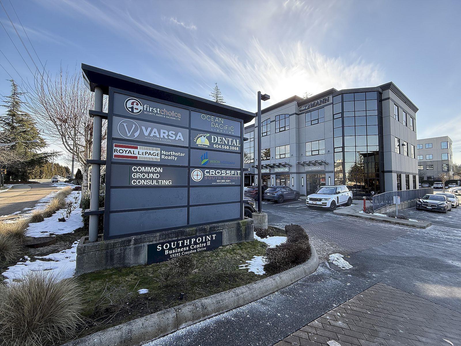 301-15292 Croydon Drive, Surrey, BC, V3Z0Z5