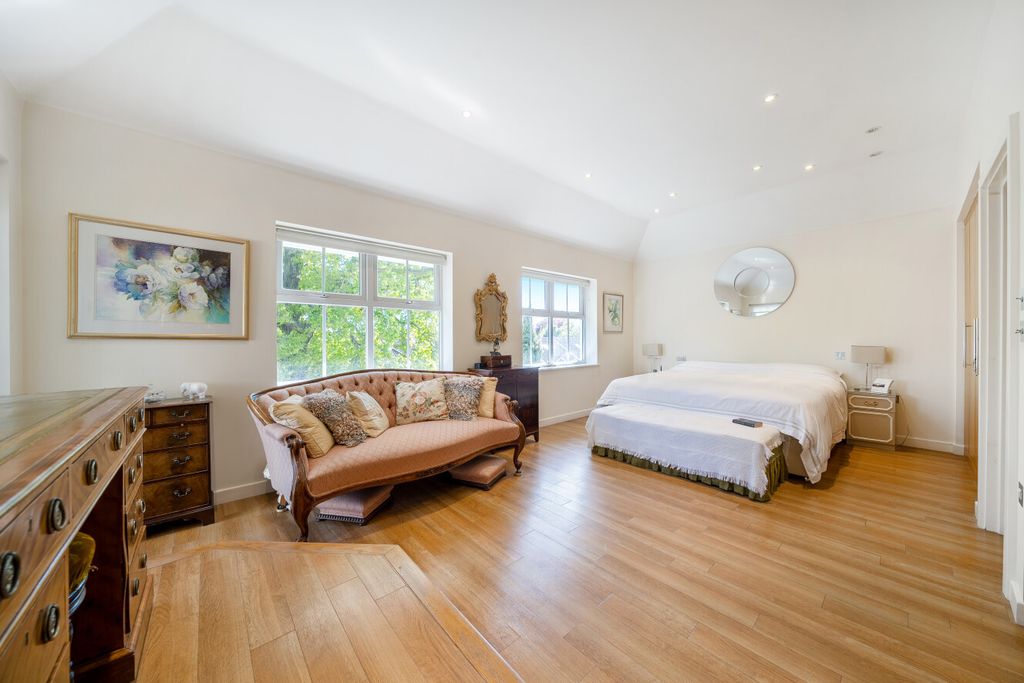 Additional image 10 of 3 bed flat for saleOverbury Avenue, Beckenham BR3