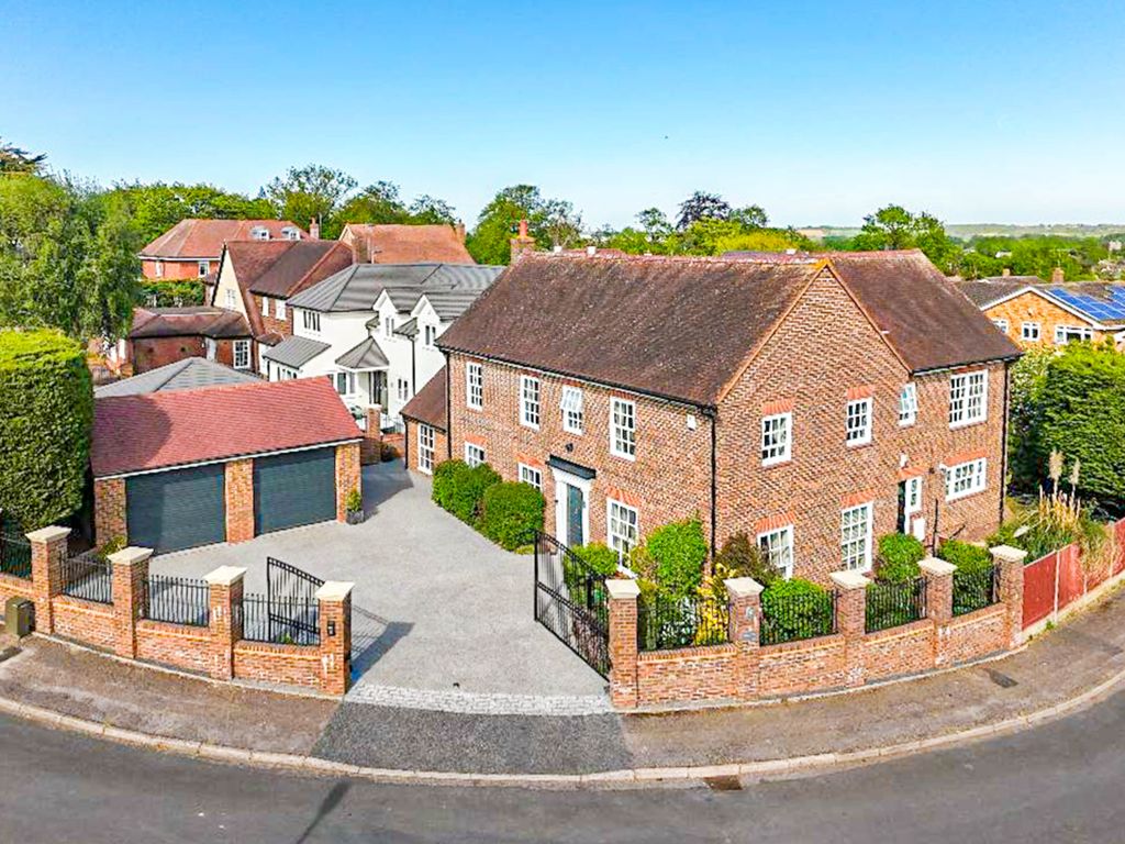 6 bed detached house for saleBaas Hill Close, Broxbourne EN10