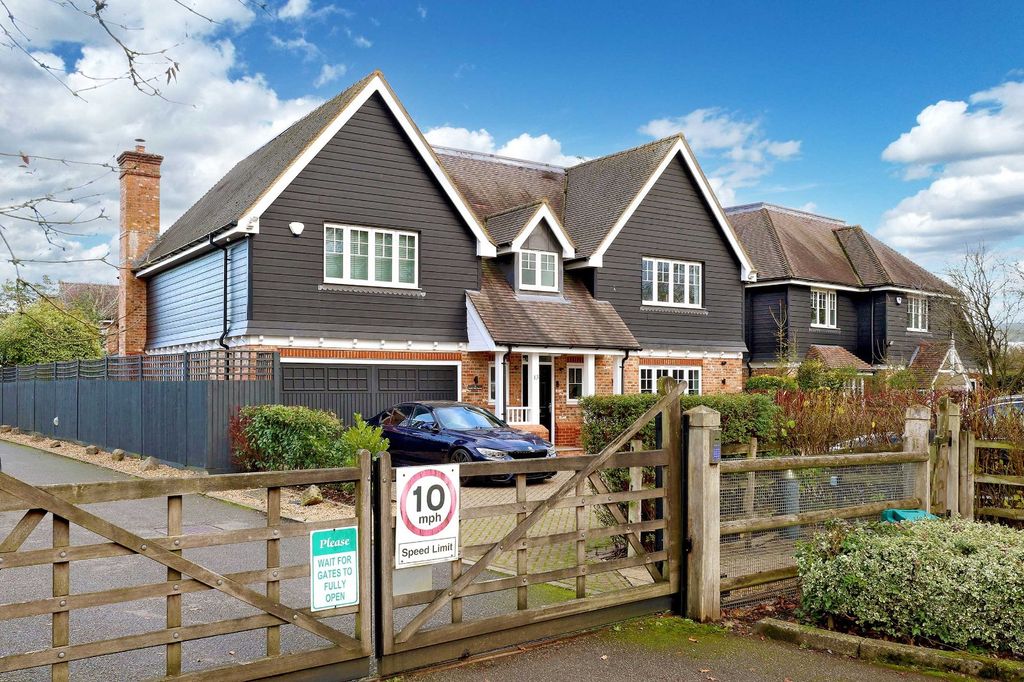 Additional image 23 of 5 bed detached house for saleLord Reith Place, Beaconsfield, Buckinghamshire HP9