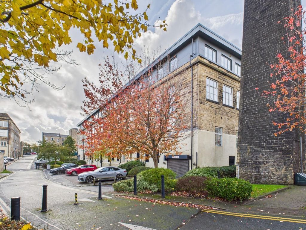 2 bed flat for saleTowpath Court, Britannia Wharf, Bingley BD16