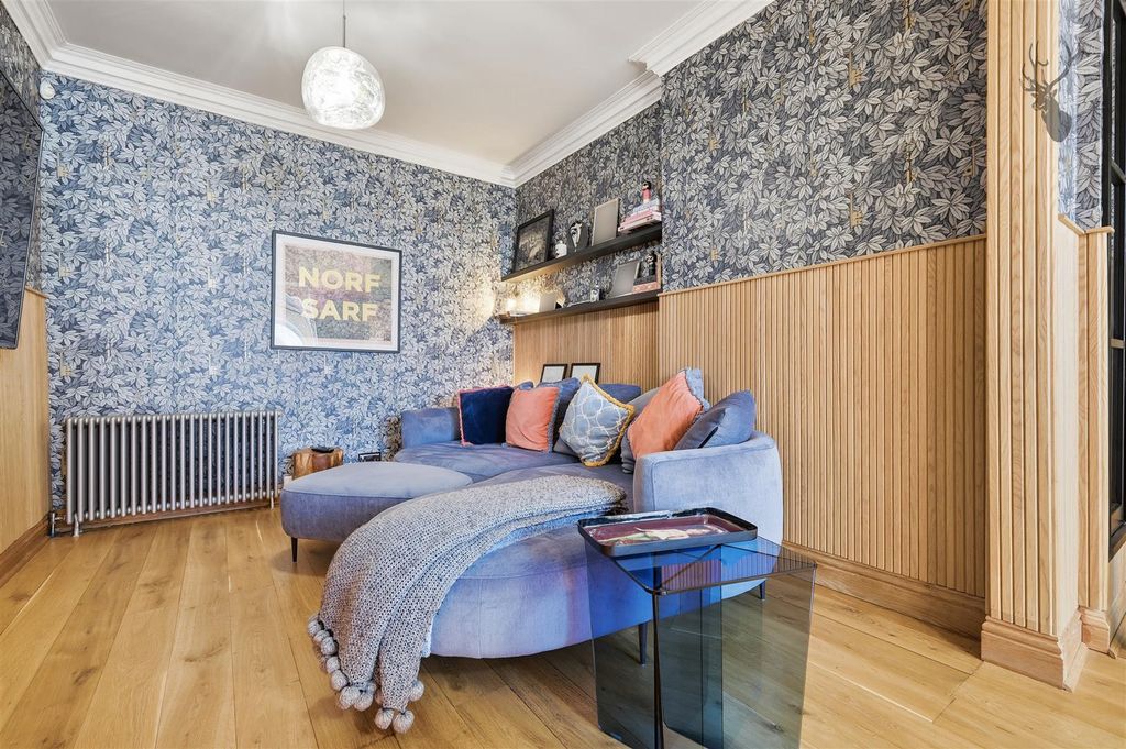 Additional image 6 of 5 bed semi-detached house for saleWestbury Lane, Buckhurst Hill IG9