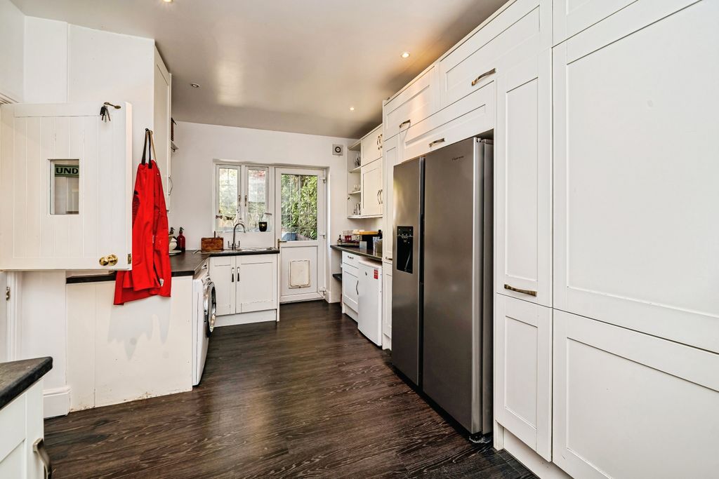 Additional image 25 of 7 bed detached house for saleKings Road, Berkhamsted HP4