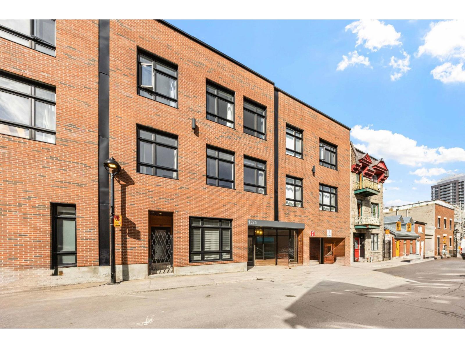 1325 Rue Montcalm