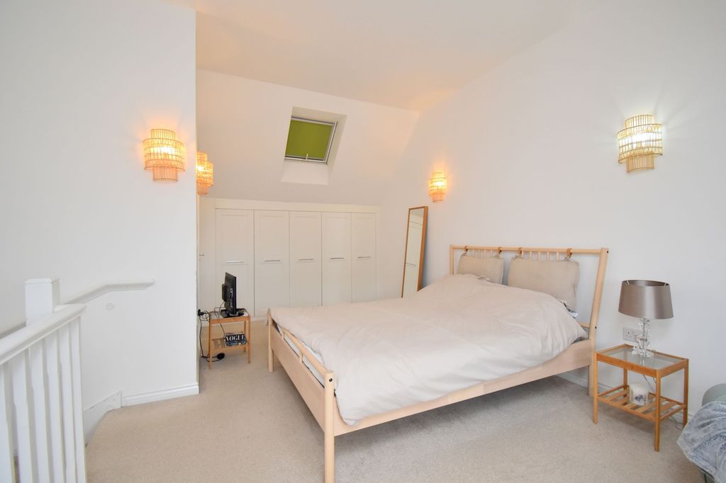 Additional image 11 of 3 bed semi-detached house for saleTate Drive, Biggleswade SG18