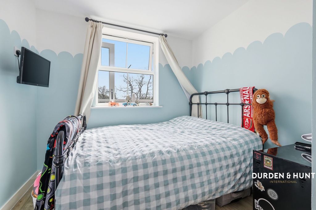 Additional image 15 of 2 bed flat for saleHigh Road, Shore Point IG9