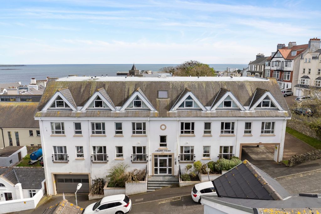 2 bed flat for saleGellings Avenue, Port St. Mary IM9