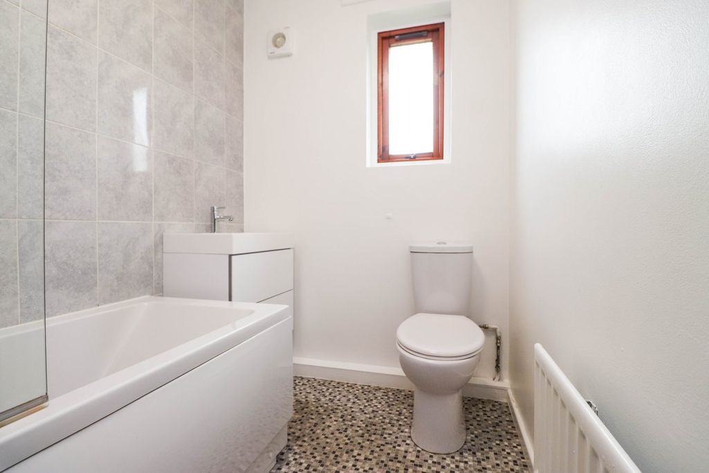 Additional image 4 of 2 bed flat for saleEllesmere Way, Carlisle CA2