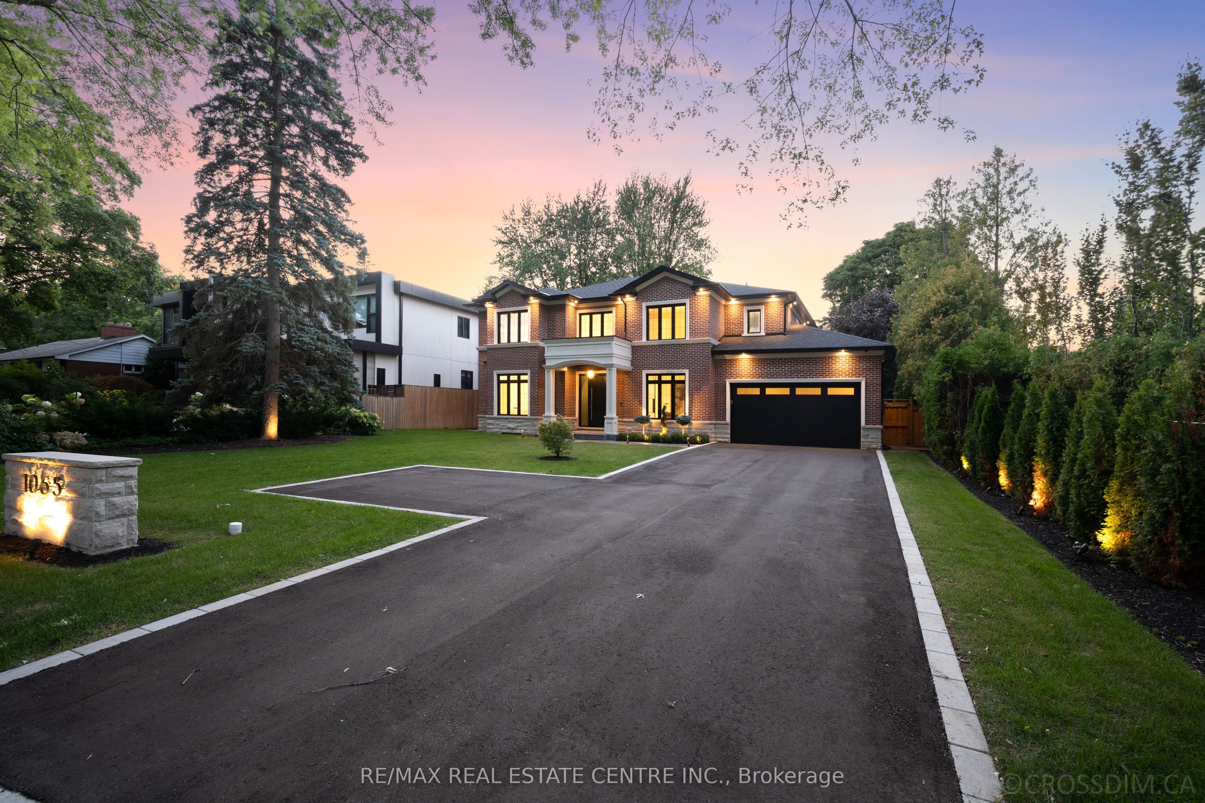 1065 Rebecca Street, Oakville, ON, L6L 1Y6