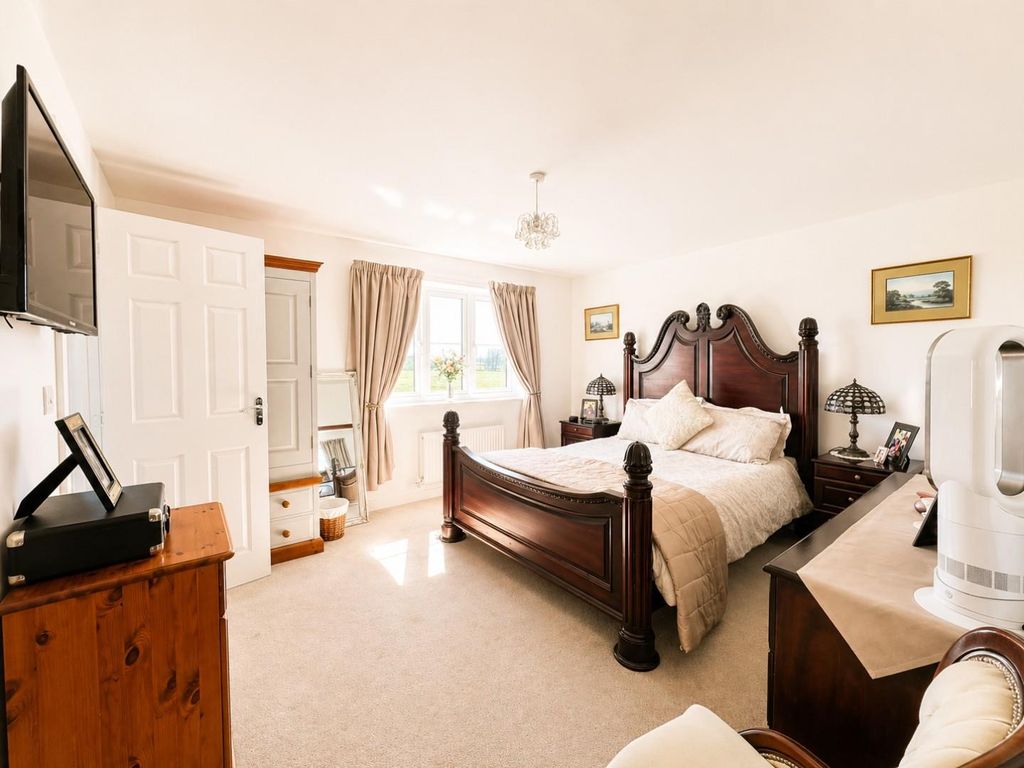 Additional image 8 of 5 bed detached house for saleChamberlayne Crescent, Berkeley GL13