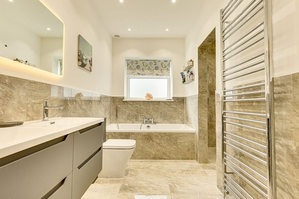 Additional image 32 of 4 bed detached house for saleCastle Road, Benfleet SS7