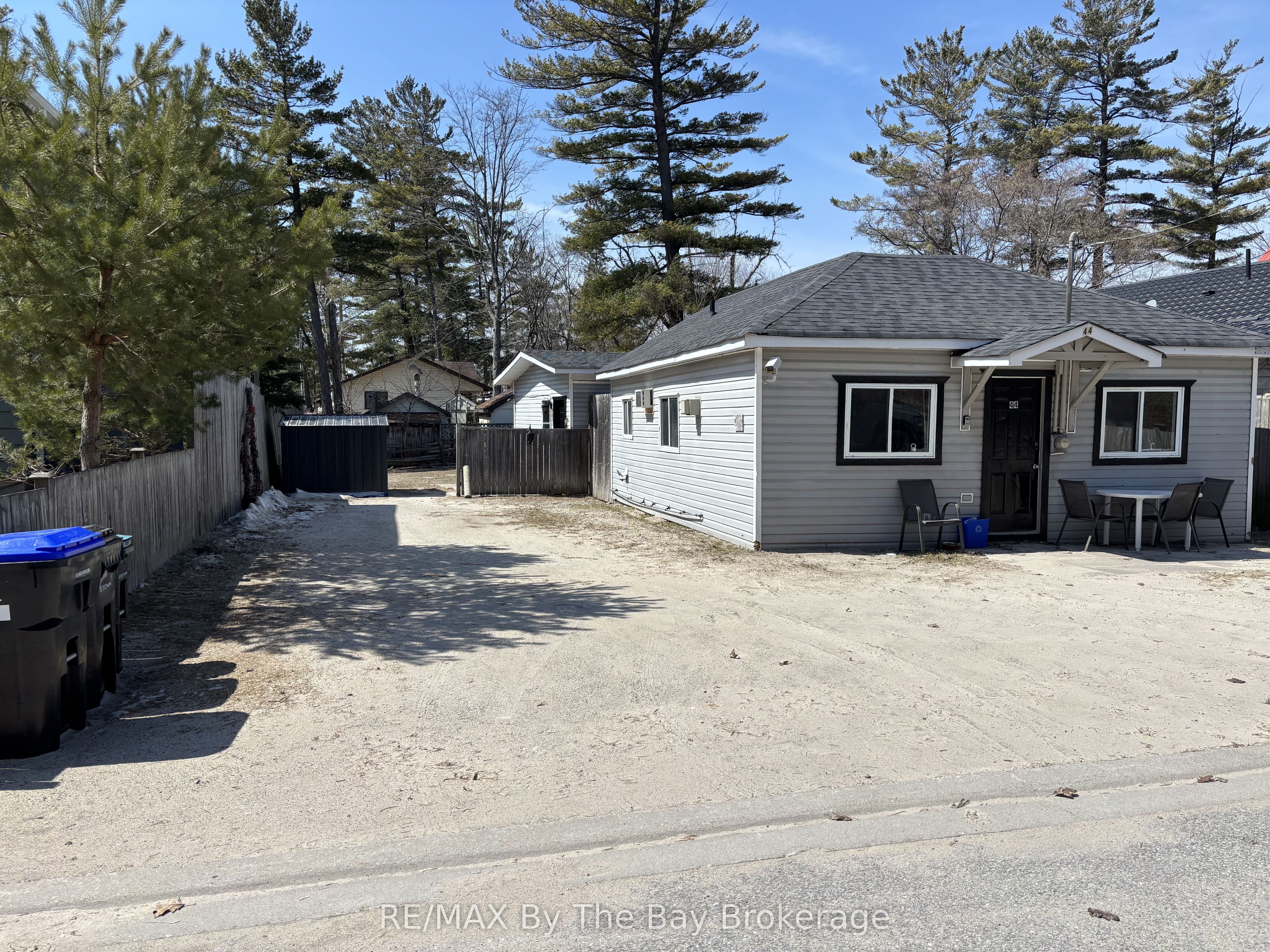 44 12th Street N, Wasaga Beach, ON, L9Z 2J9