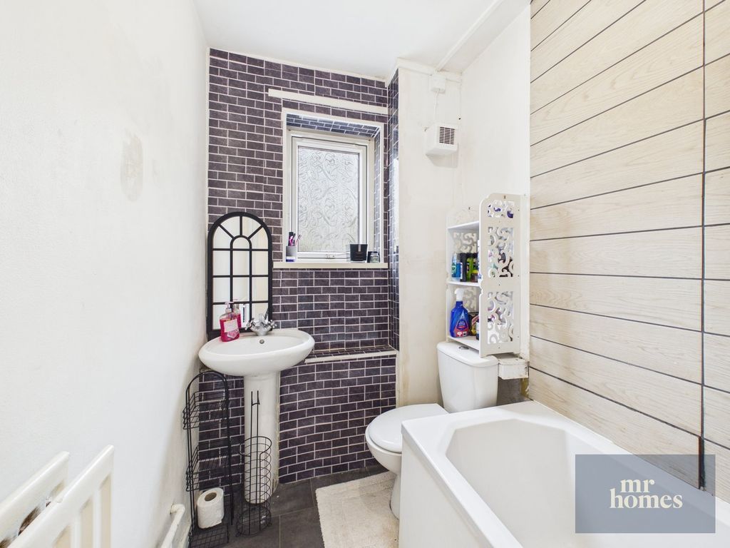 Additional image 7 of 2 bed flat for saleBeechley Drive, Cardiff CF5