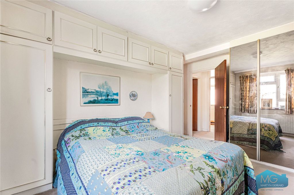 Additional image 15 of 2 bed flat for saleThe Highlands, Abbotts Road, Barnet EN5