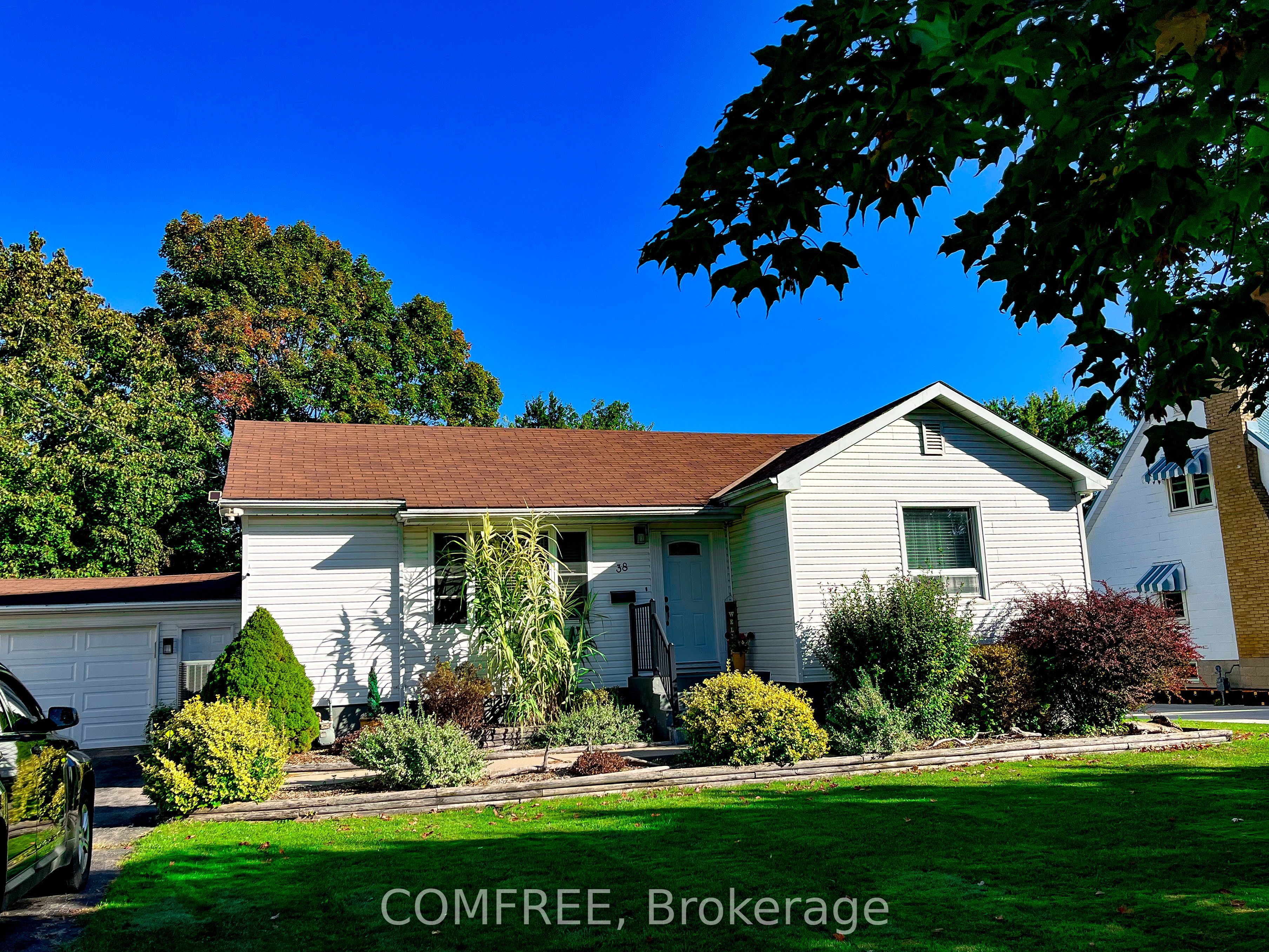 38 South Edgeware Road, St. Thomas, ON, N5P 2H4
